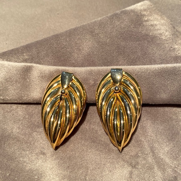 no brand Jewelry - No Brand - just pretty 😍.